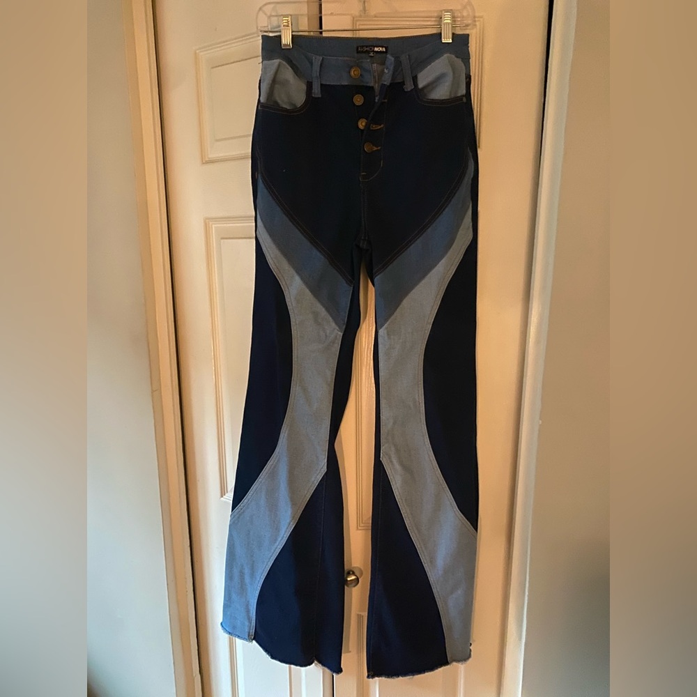 Fashion Nova - Flare Stretch Jeans